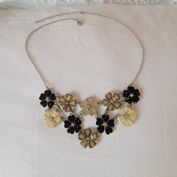 Floral Silver Tone Necklace - Picture 3 of 13